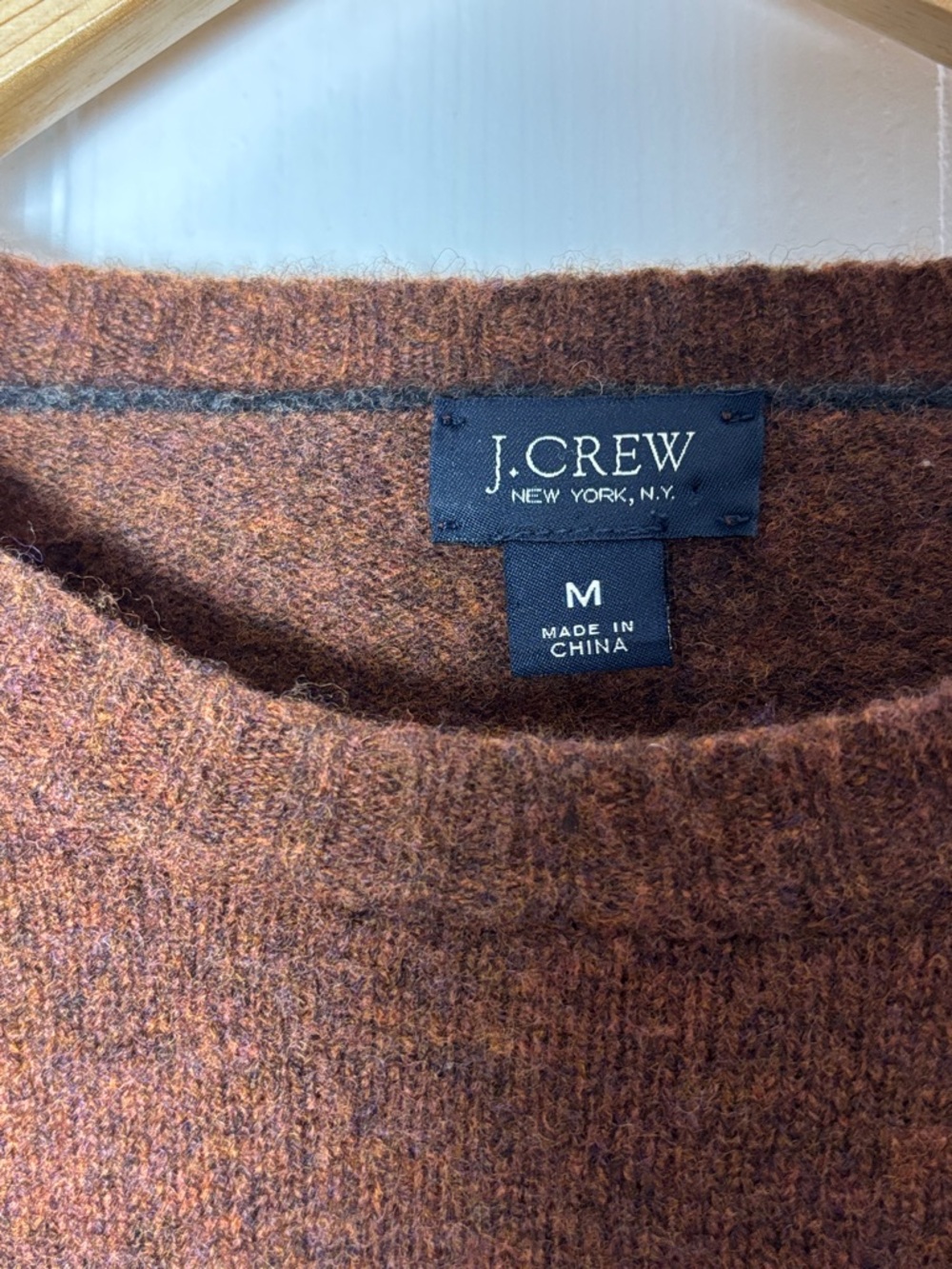 J.CREW Men's Brown 100% Lambswool Raglan Crewneck Sweater Size M - Picture 3 of 5